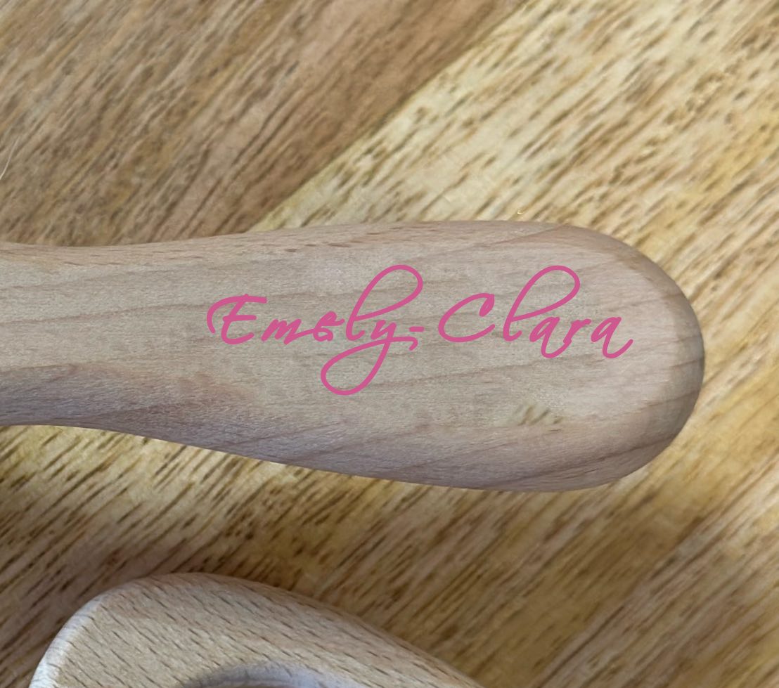 Haarbürste Babybürste Holz mit Motiv 2 Baum des Lebens mit schaukelndem Mädchen personalisiert mit Namen
