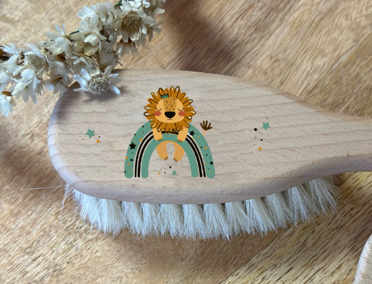 Haarbürste Babybürste Holz Löwe in mint und personalisiert mit Namen (Motiv 360 mint)